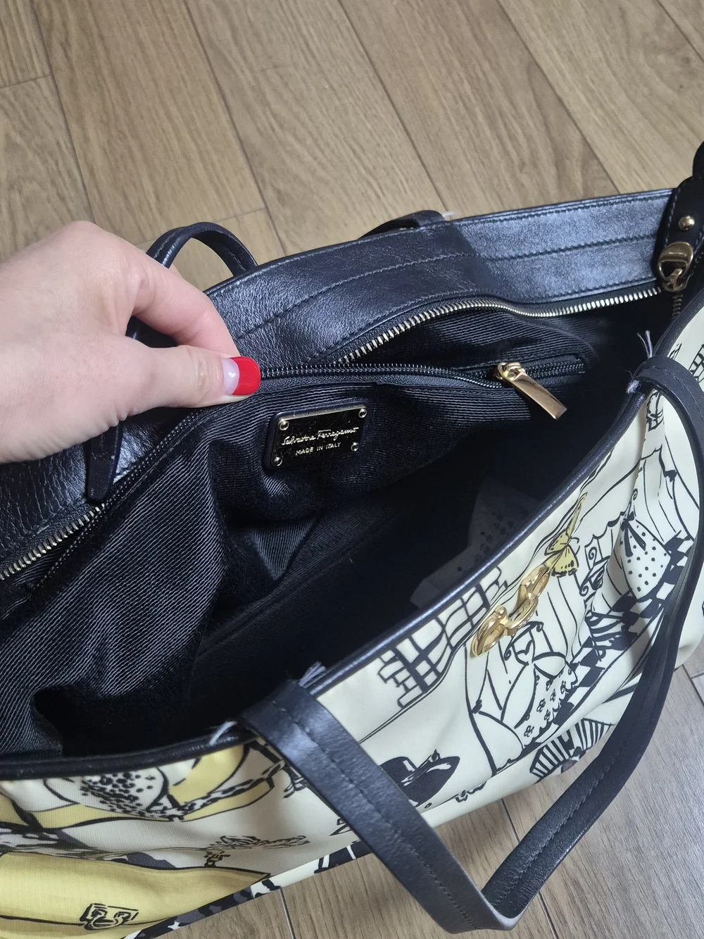 Salvatore Ferragamo Brice Scraf Printed Bag